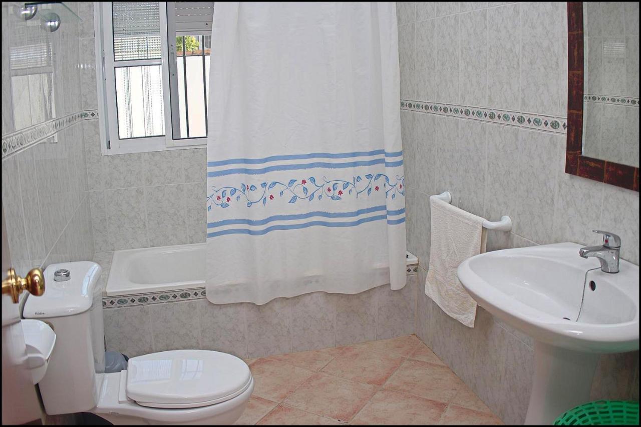 Chalet Con Piscina Privada โกนิล เด ลาฟรอนเตรา ภายนอก รูปภาพ