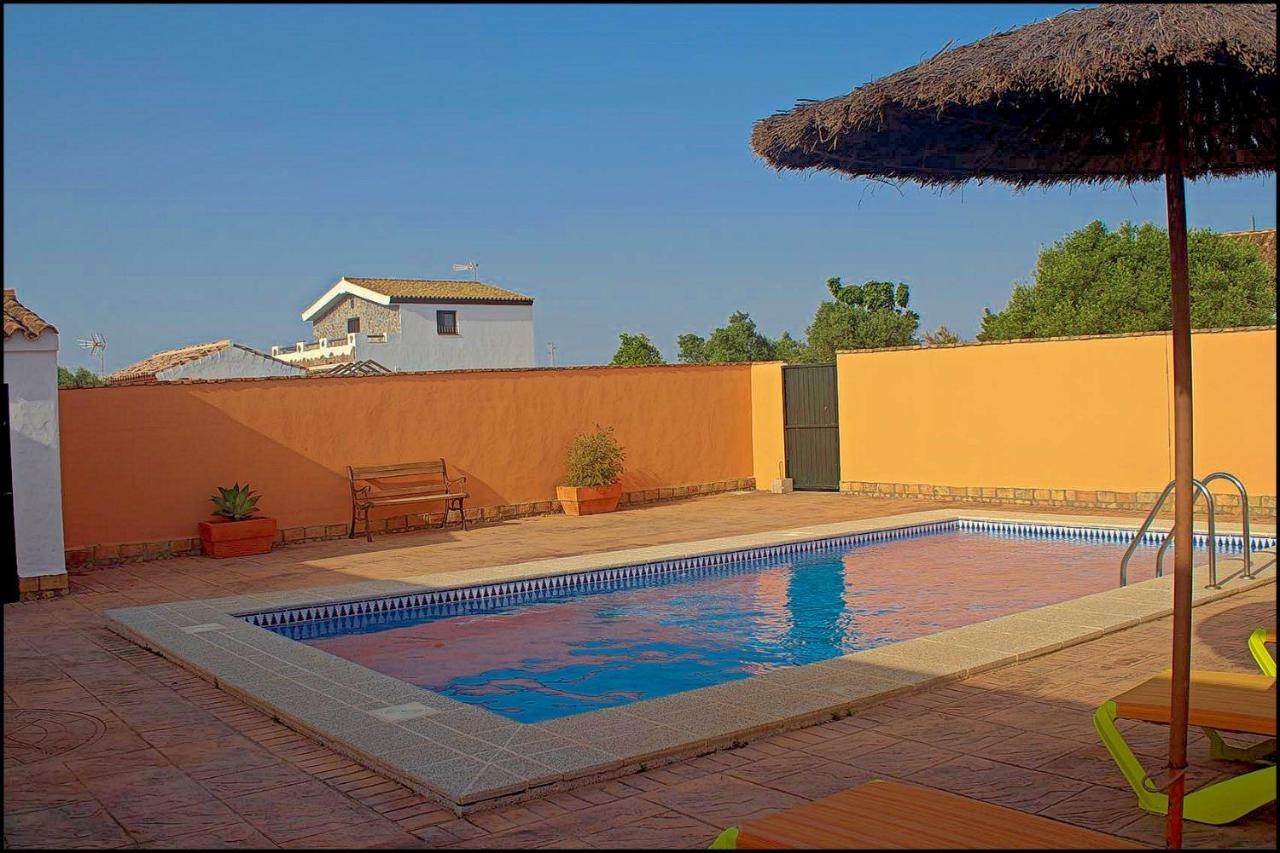 Chalet Con Piscina Privada โกนิล เด ลาฟรอนเตรา ภายนอก รูปภาพ